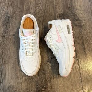 NIKE AIR MAX 90 WHITE PINK Sneakers CD6864-121 Youth size 6.5 Women’s size 8.5